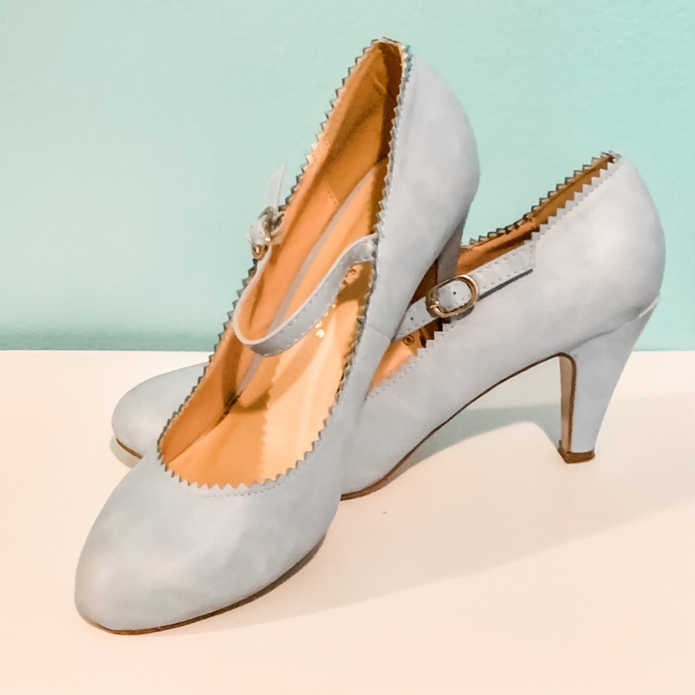 Chase + Chloe Retro Pumps Size 8